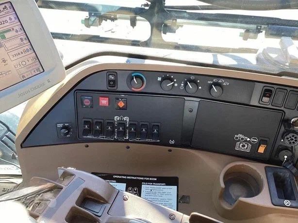 Опрыскиватель John Deere 4830
