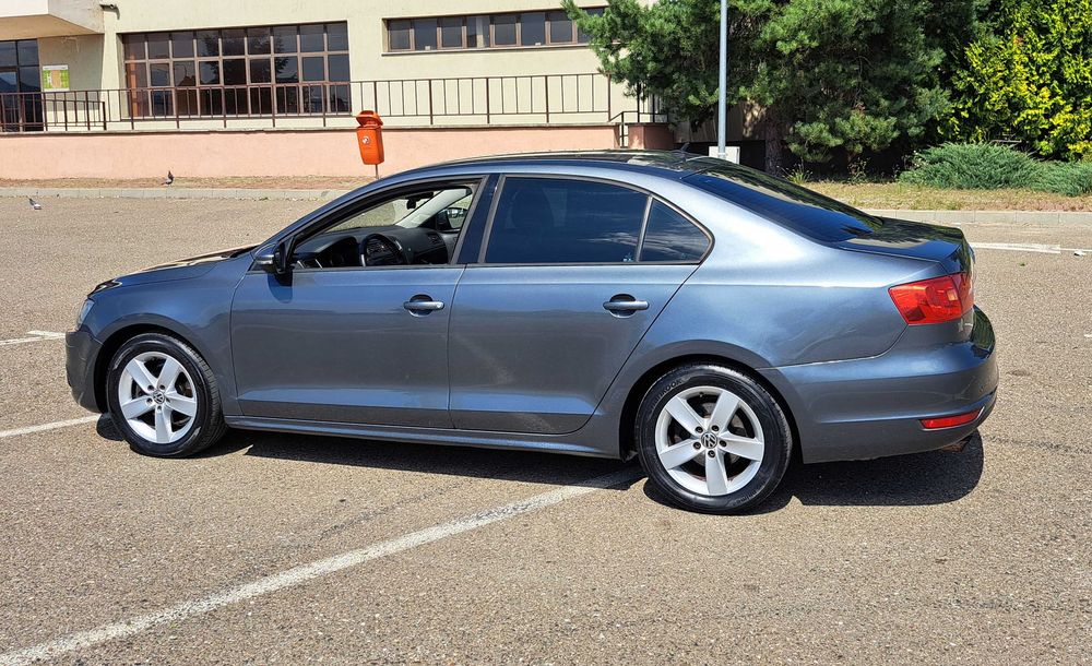 VOLKSWAGEN Jetta 2011 — imagine 2