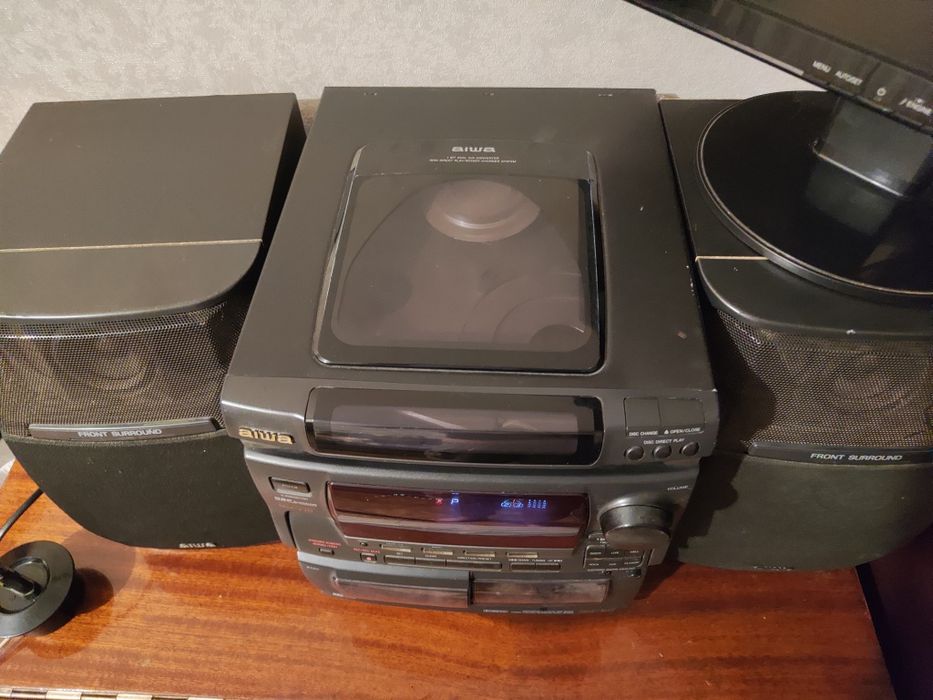 Продается музыкальный центр