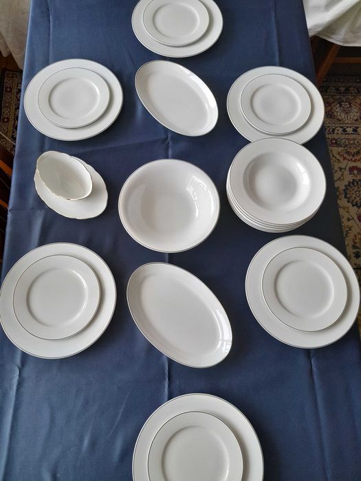 СЕРВИЗ ЗА ХРАНЕНЕ за 6 човека – 22 части