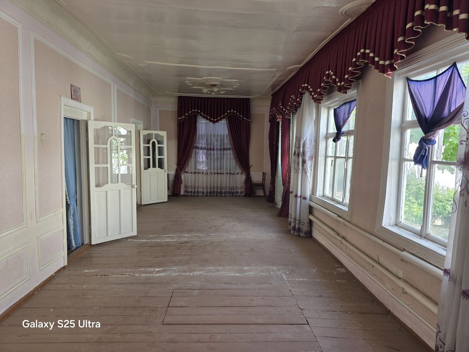 Ховли сотилади, кармана тумани зиёкор мфй, 15 мактаб олдида срочно