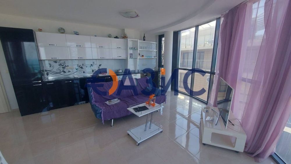 Тристаен апартамент в комплекс Golden Sea View, 96 кв.м., Поморие,