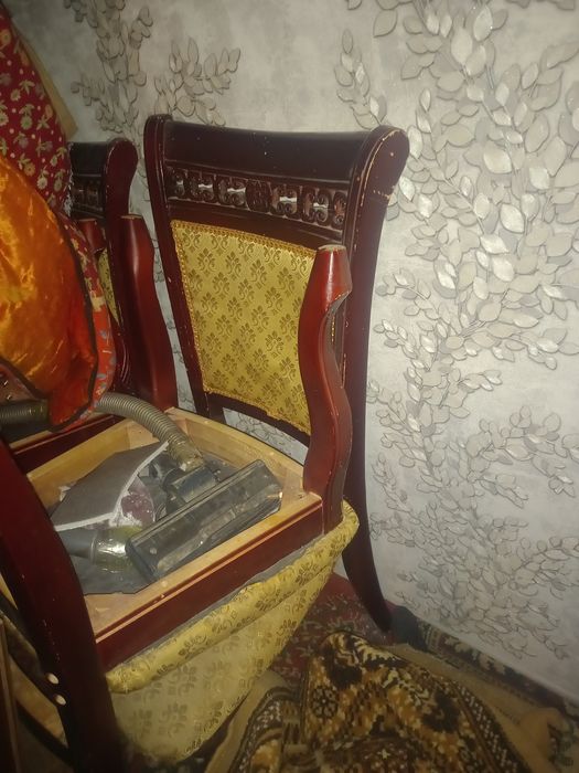 Стуллар сотилади