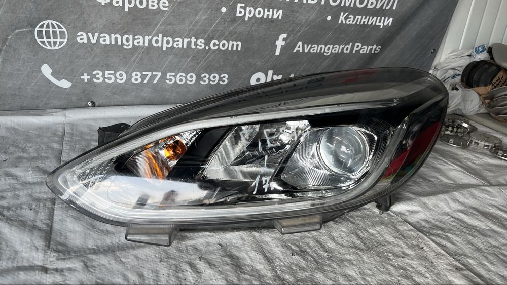 2 броя Фар Ford Fiesta 2020г