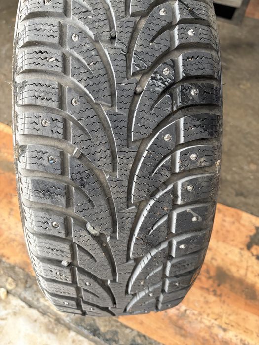 Покрышка с шипами