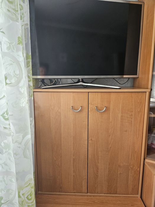 Комод для одежды и подставка под телевизор