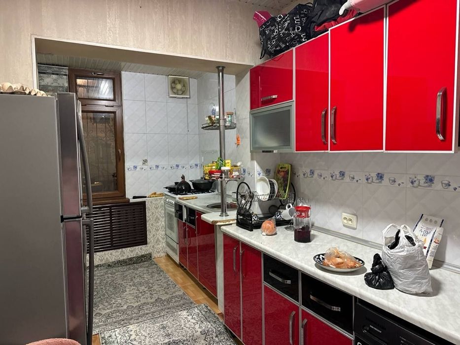 Юнусабад 9 квартал. Продается квартира 3/2/5