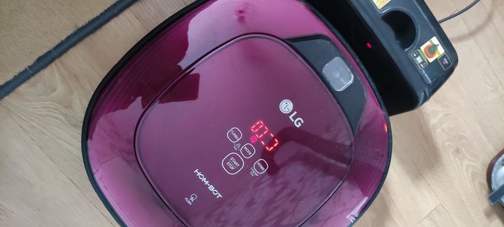 LG HOM-BOT прахосмукачка