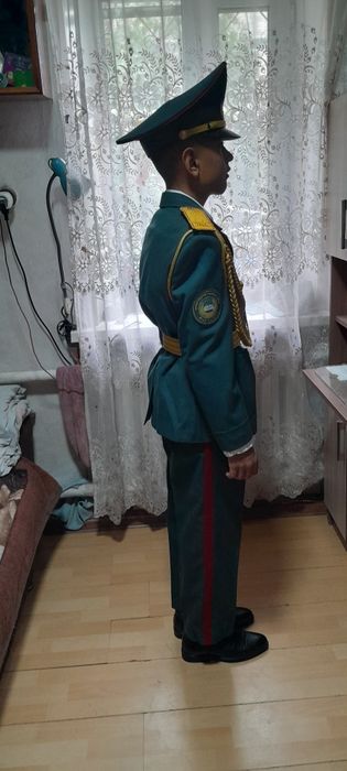 Продам.Кадетскую форму
