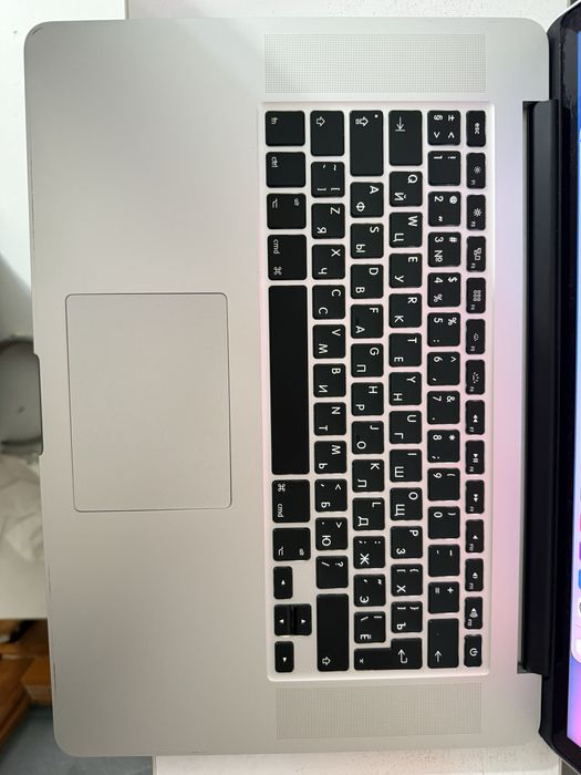 Macbook pro 15inch retina/i7/8/256