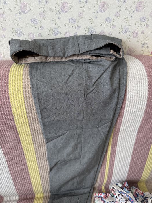 Мужской костюм серый