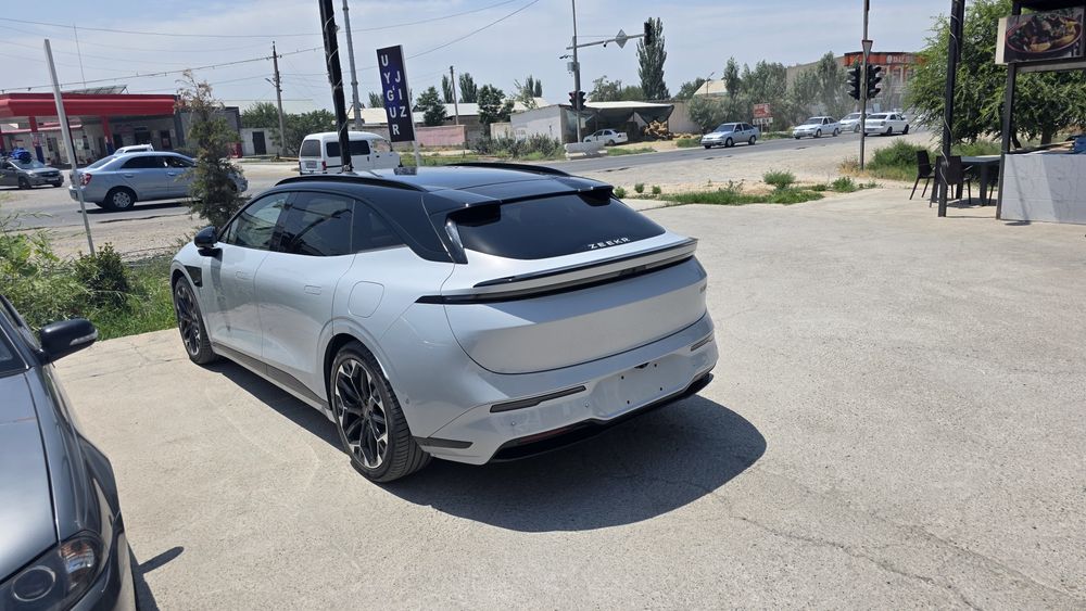 Zeekr 007gt сотилади