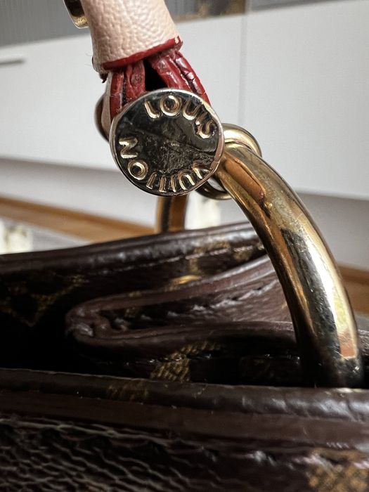 Geantă Louis Vuitton