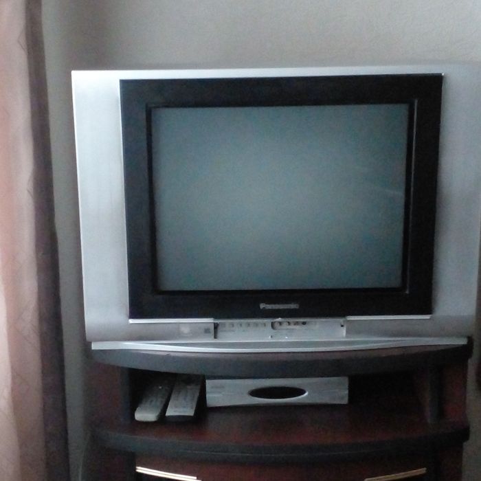 Отличный  цветной телевизор Panasonic (Flatron).