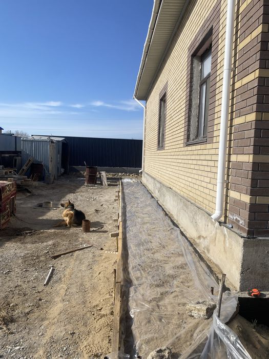 Стяжка,фундамент,ворота установка