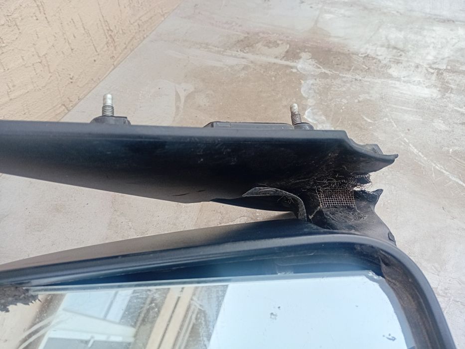 Продам зеркало на тойота Хайс