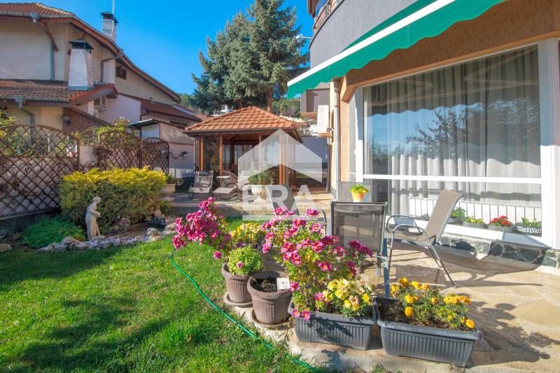 Продава се Къща в с. Рогачево, Област Добрич - 302 кв.м за 1640 €/кв.м - Снимка #2