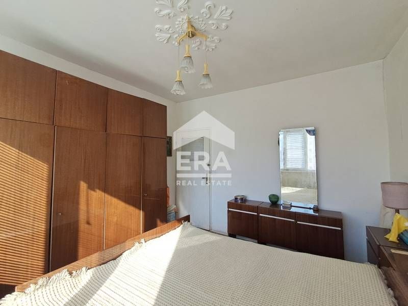 Продава се Тристаен апартамент в Варна, Левски - 90 кв.м за 1020 €/кв.м - Снимка #8