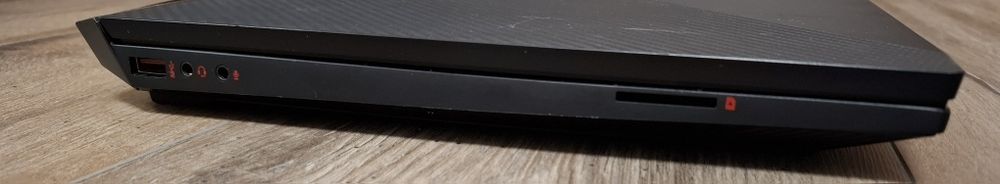 Геймърски Лаптоп HP Omen 15