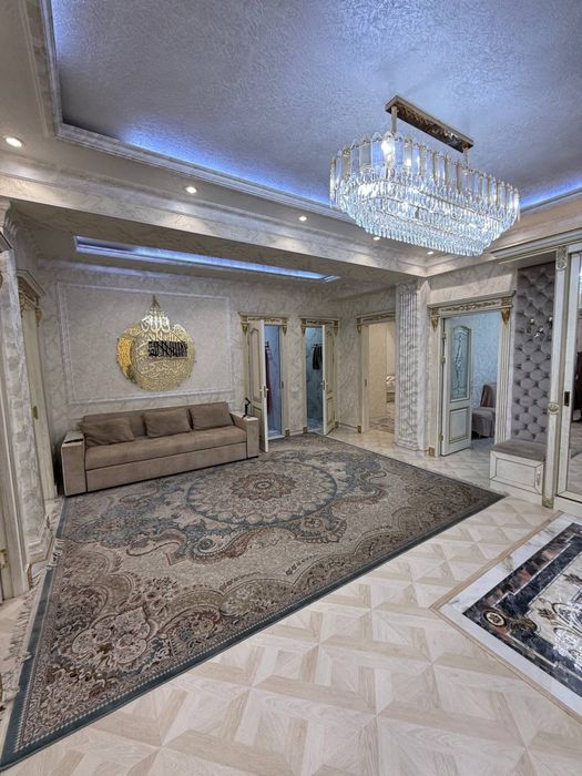 Продаётся 4-х комнатная квартира в Чиланзаре