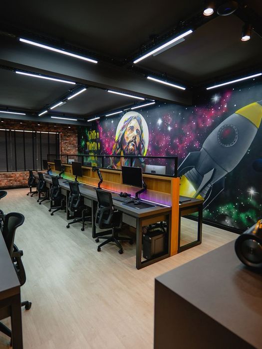 Компьютерный стол для интернет клуб