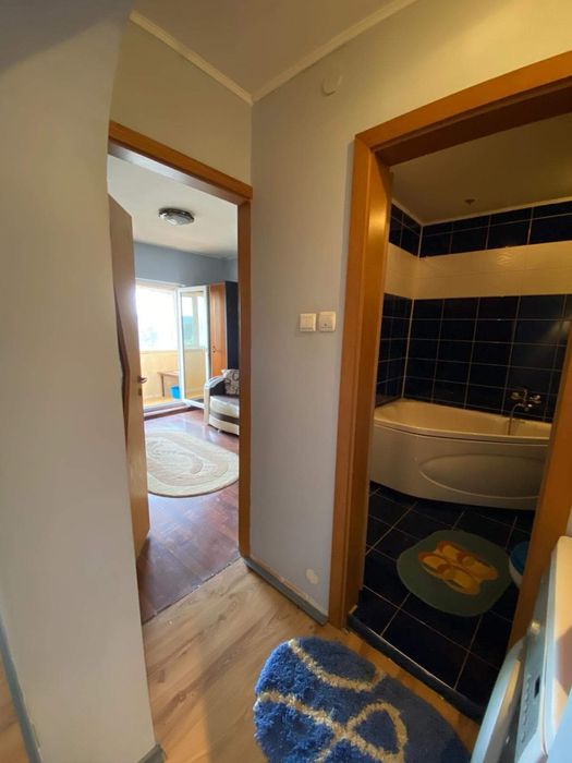 De inchiriat aprtament 3 camere