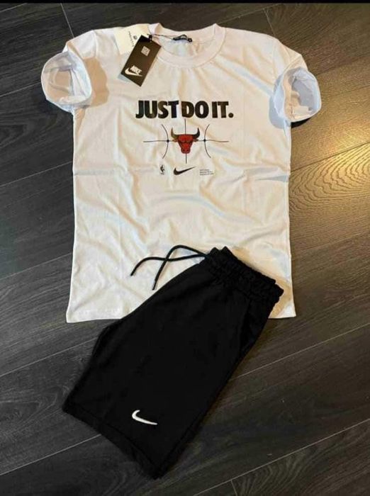 Мъжки комплект
Цена 48.00 лв.