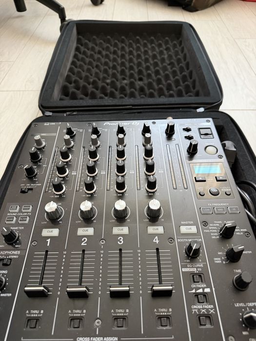 Vand mixer DJ Pioneer DJM 750 mk2 + case