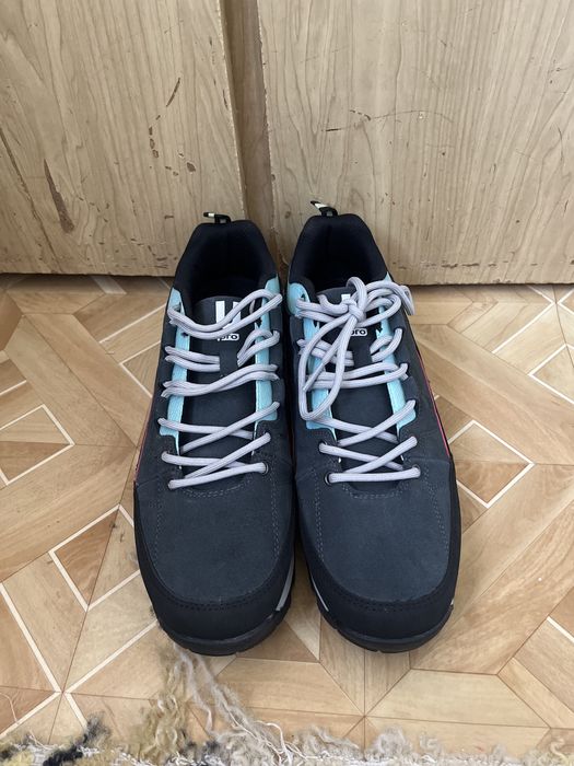 Кросовки спортивные