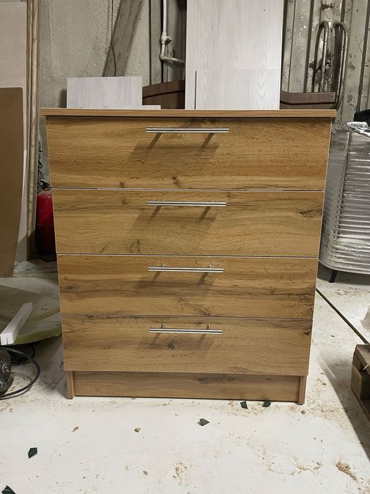 Комод четыре ящиком есть в наличии таййори бор