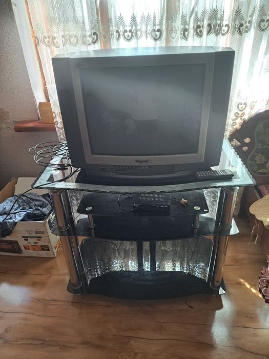 Телевизор срочно продам 20000
