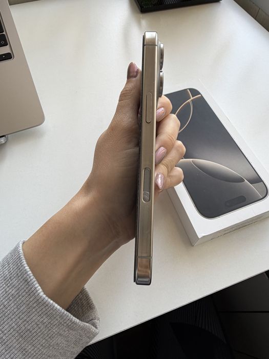 Apple iPhone 16 Pro – 256GB, 5G, Natural Titanium