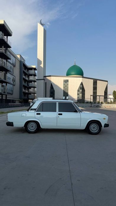 Vaz 2107 ideal holatda