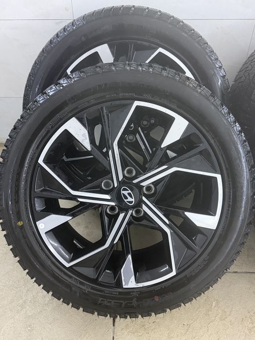 Продам комплект шины с дисками на Hyundai sonata