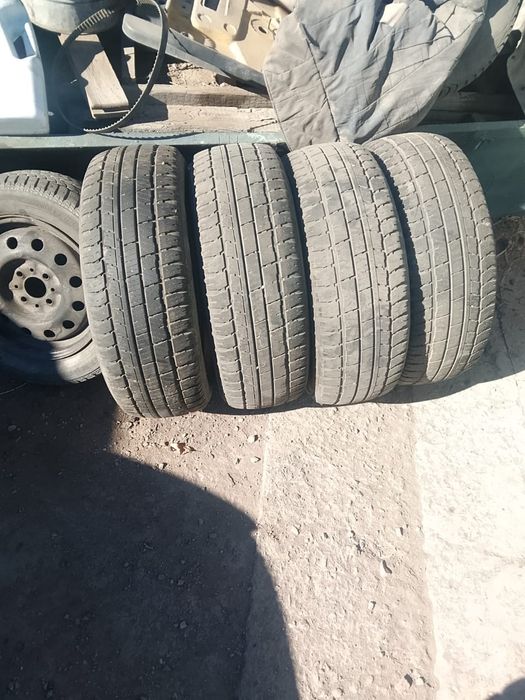 Продам покрышки на 16