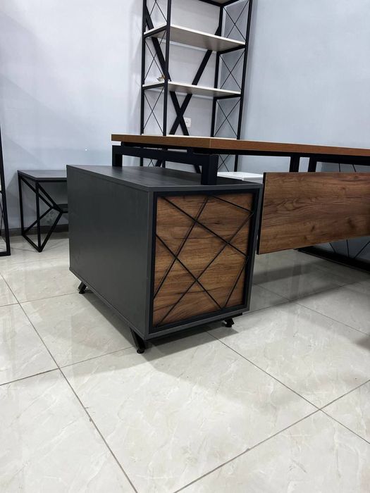 Цех скидка Офис Директорский стол Бошликлар столи