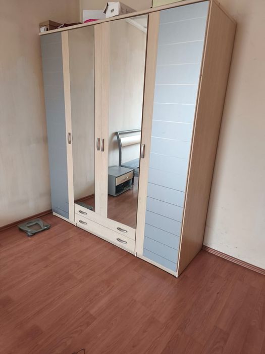 Продам спальный гарнитур