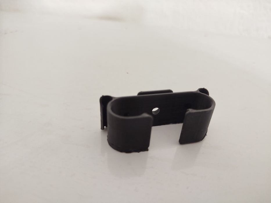 Държачи за кабели 3Д принтирани