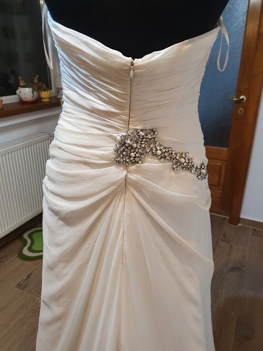 Rochie de mireasă  cu pietre ,nouă