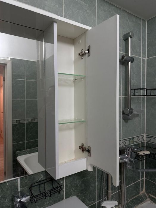 Продам раковину с зеркалом