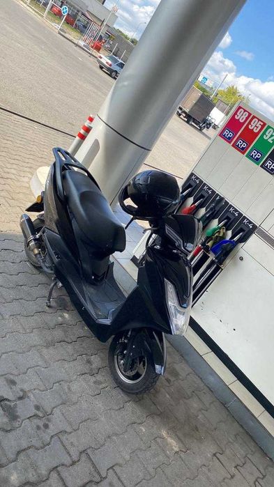 Продаю мопед(китаец)