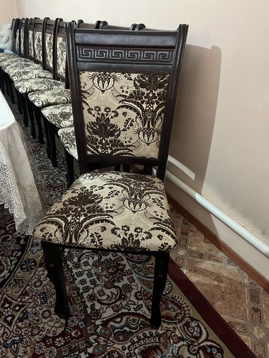 Стол 4 метра стулья 20 штук