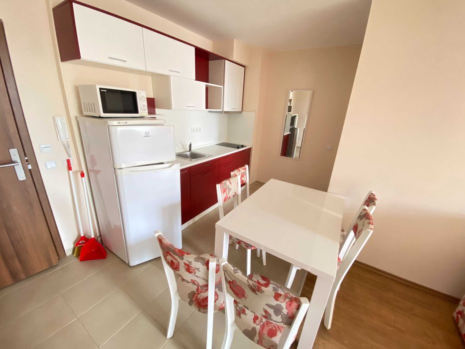 Продава се Тристаен апартамент в Свети Влас - 124 кв.м за 1436 €/кв.м - Снимка #1