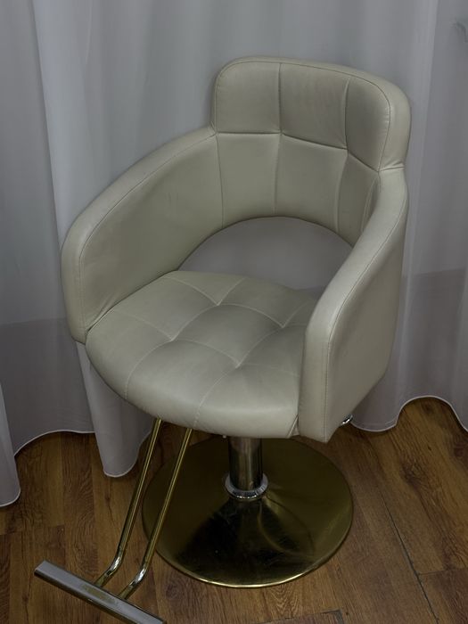 Кресло для парихмахера