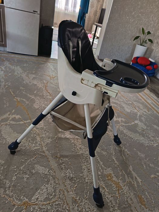 Детский стульчик для кормления