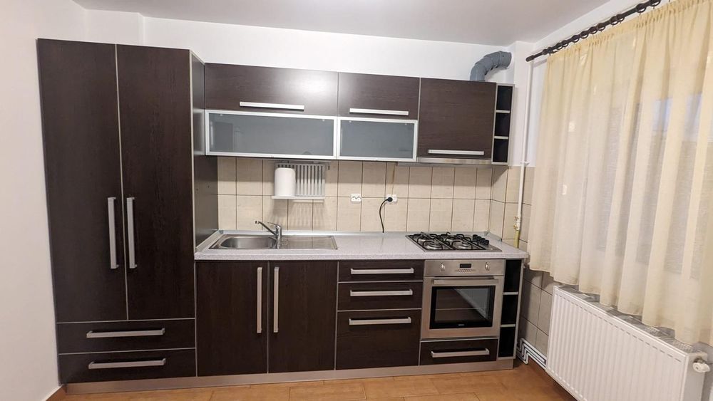 Apartament 3 camere modern, lângă Spitalul Județean, cu parcare