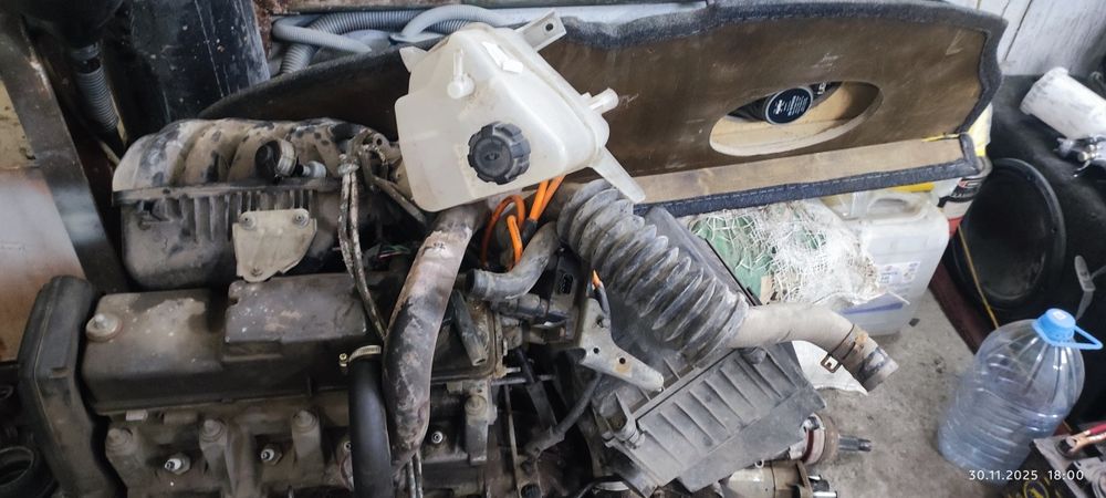 Продам двигатель коробка стартер в сборе гранта