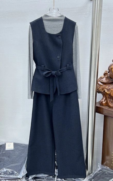 Тройка женская новая