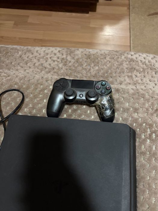 Playstation 4 slim