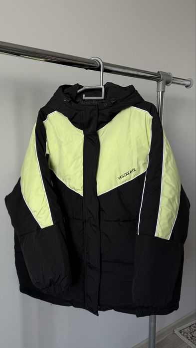 Продам димисезонную куртку унисекс